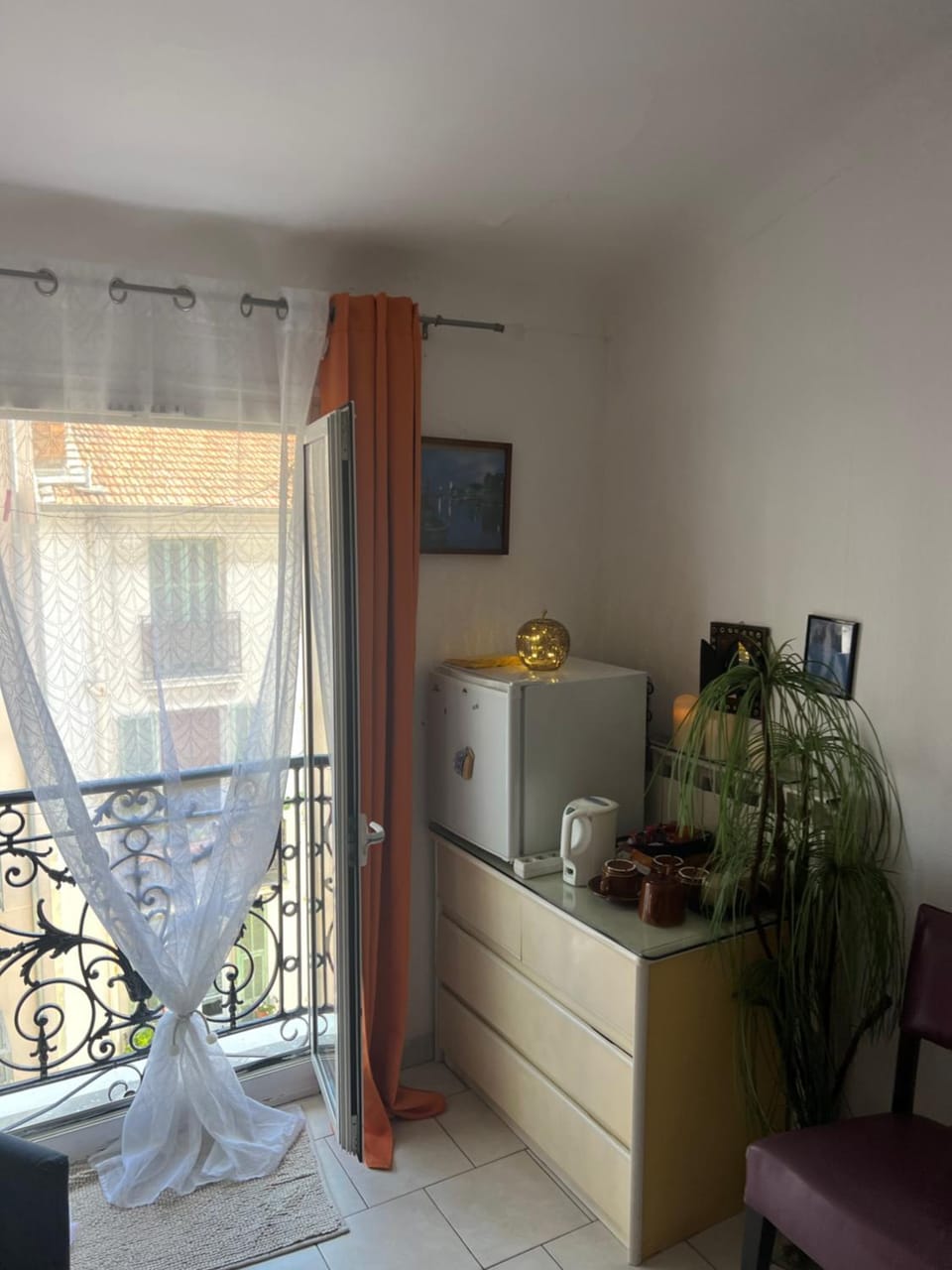 Private room near the port old town Vacation rental in Nice