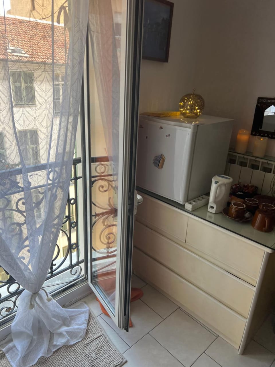 Private room near the port old town Vacation rental in Nice
