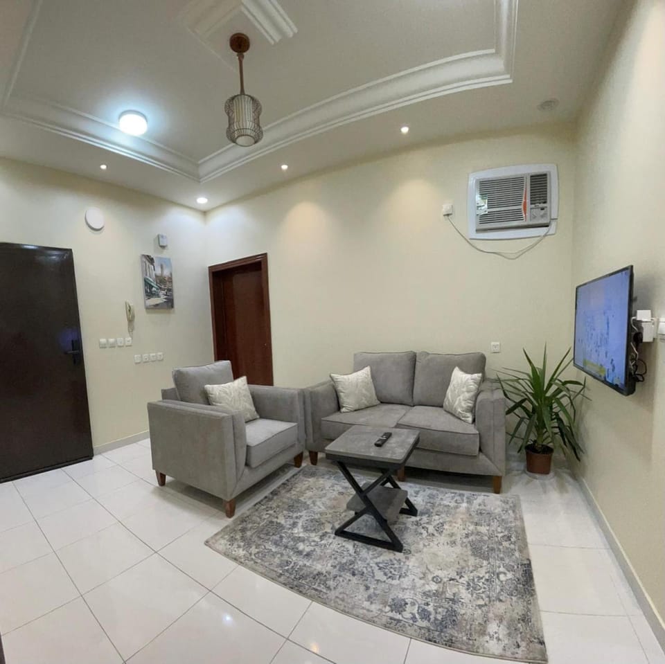 TV and multimedia, Living room, Seating area, Evening entertainment