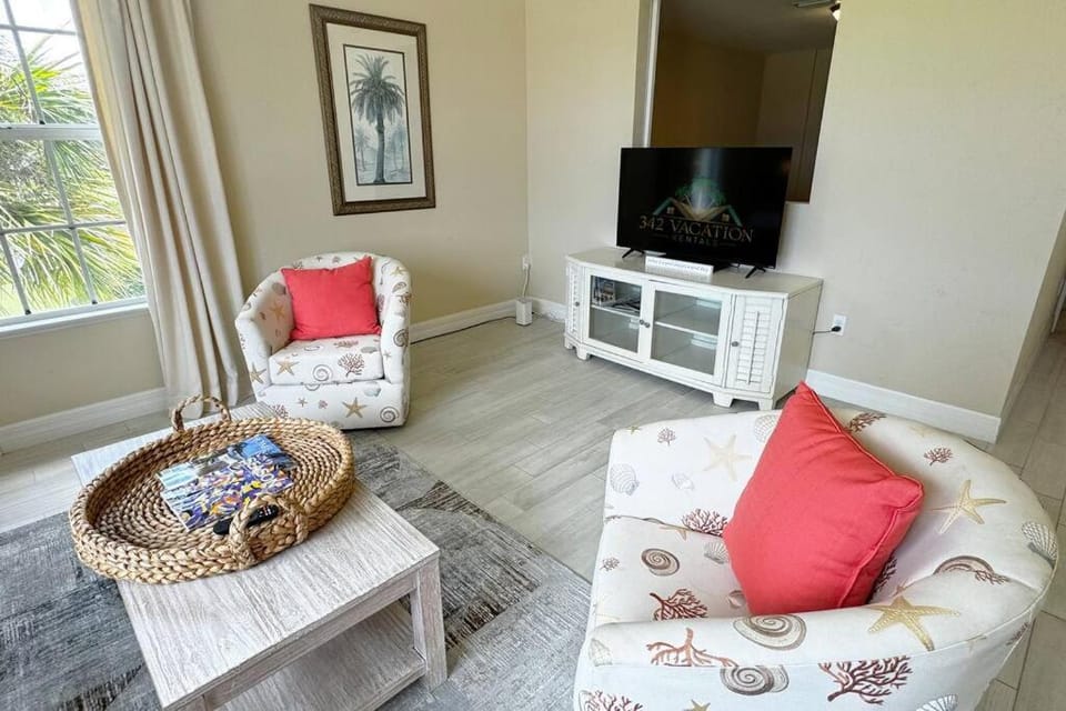 Windsor Lodge Unit #19, studio close to beaches Apartment in Osprey