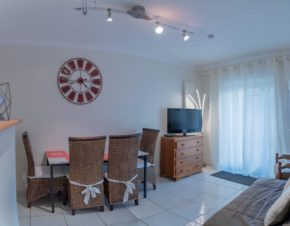 TV and multimedia, Dining area