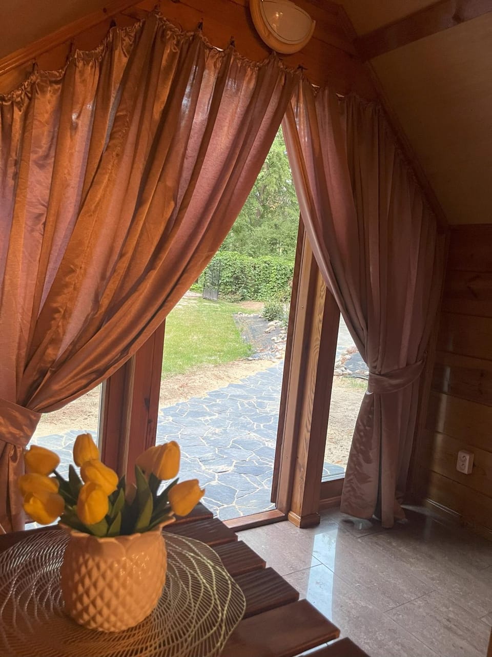 Day, Garden view