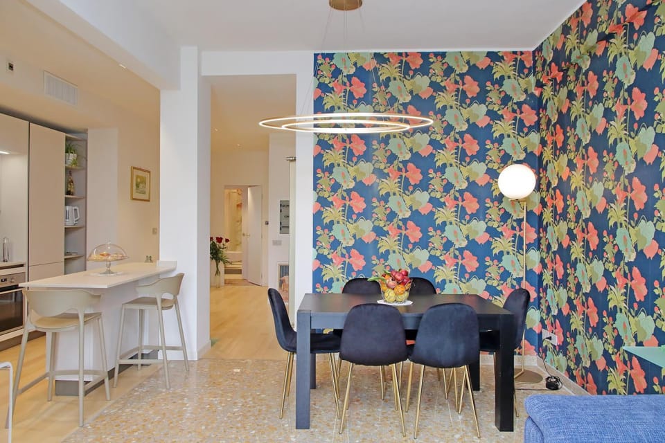 Living room, Decorative detail, Dining area, Lunch