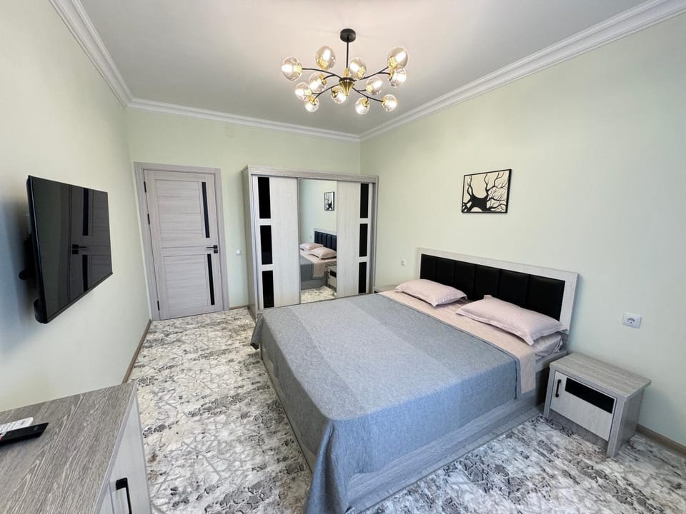 Bed, TV and multimedia, Bedroom, wardrobe