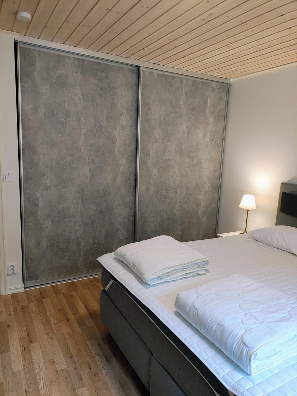 Bedroom, wardrobe