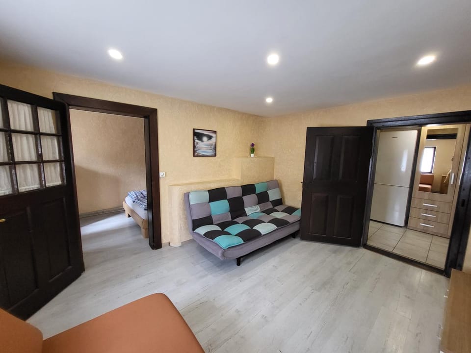 Living room, Photo of the whole room