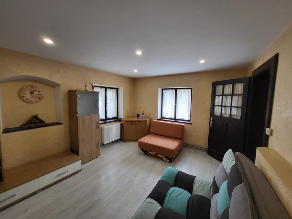 Living room, Photo of the whole room