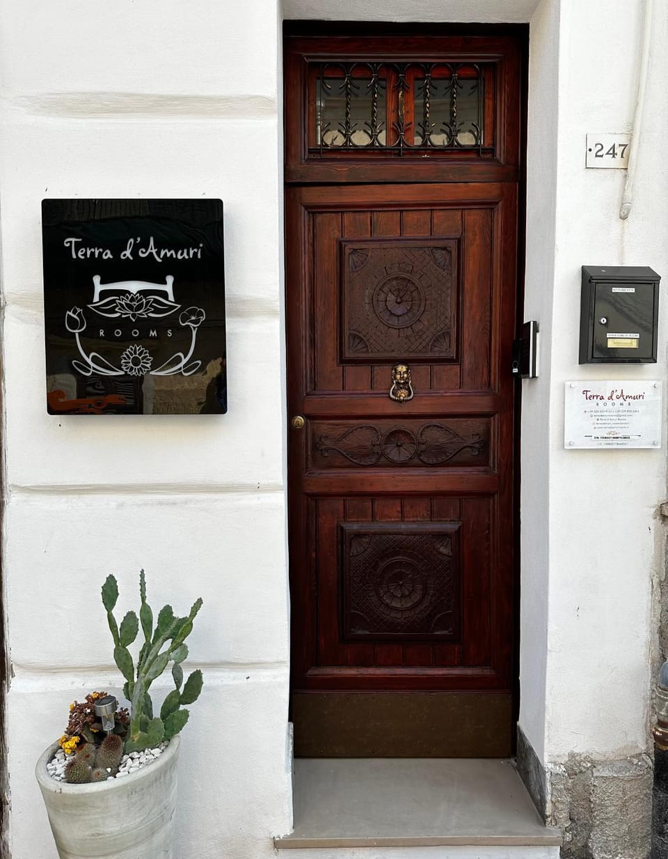 Property building, Facade/entrance