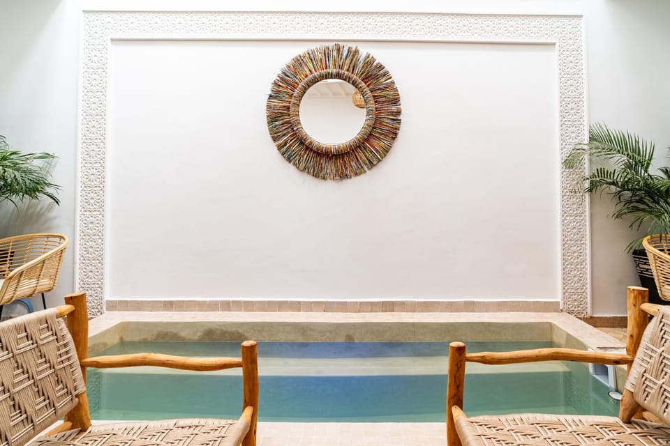 Pool view, Swimming pool, sunbed