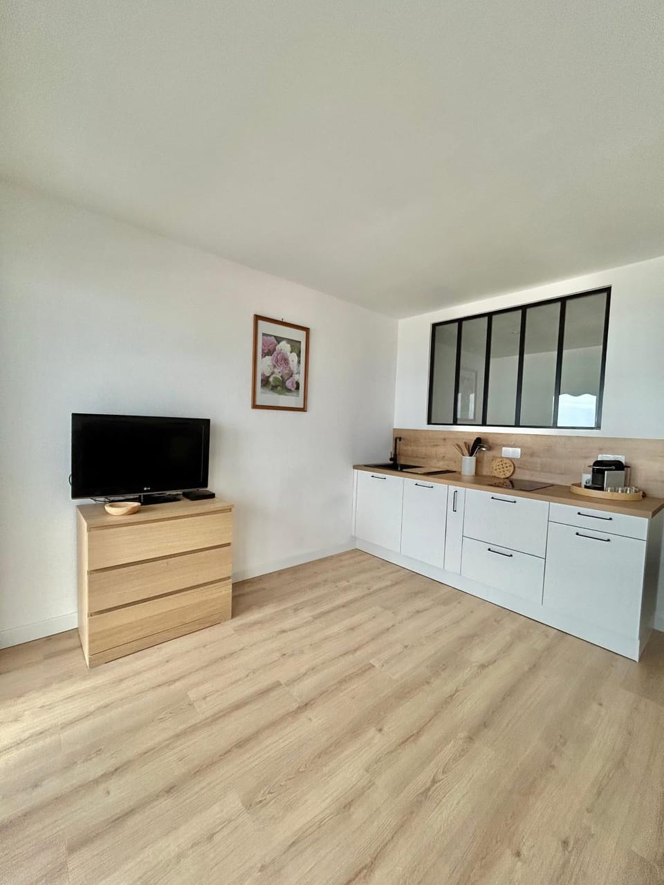 TV and multimedia, Kitchen or kitchenette