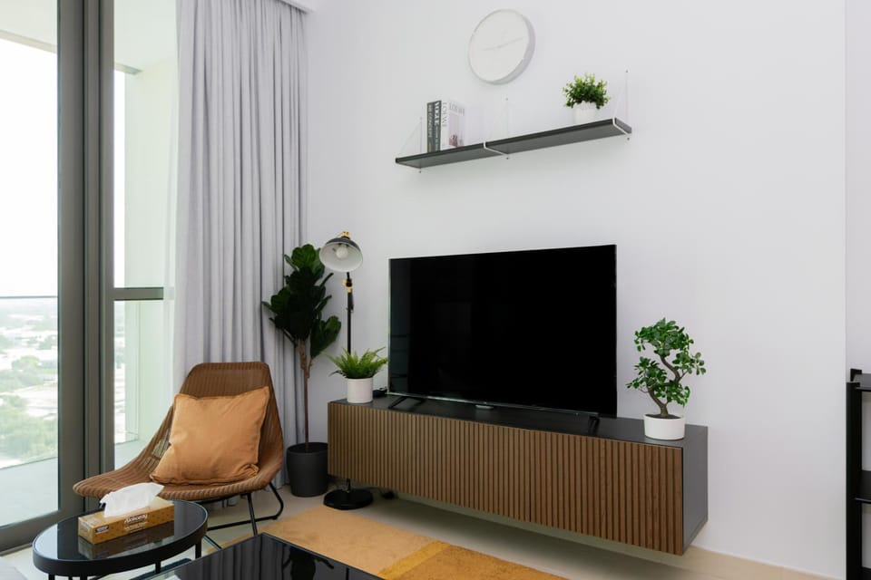 Communal lounge/ TV room, TV and multimedia, Living room, Seating area, Evening entertainment