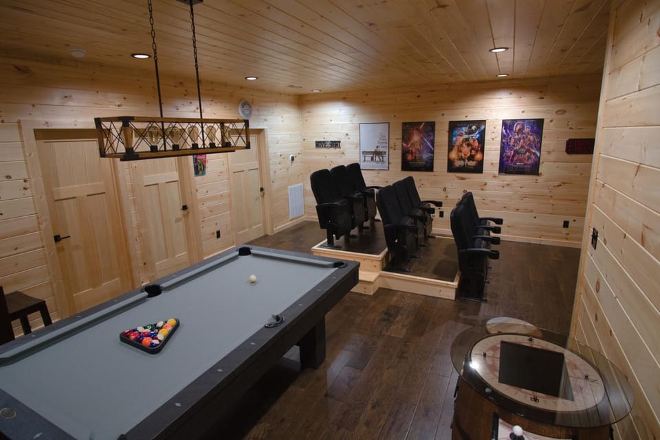 Billiard, Game Room