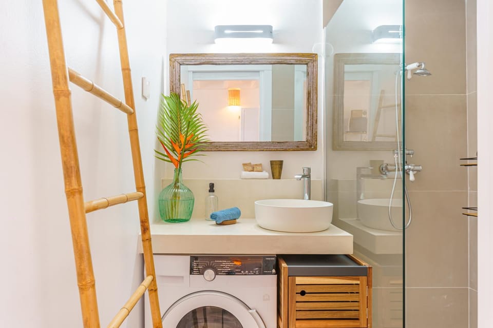 Shower, Bathroom, towels, washing machine, dryer