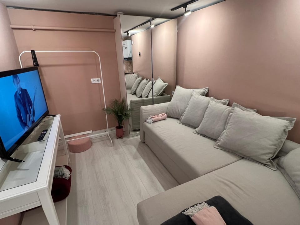 Pink42 MiniStudio2 Apartment in Budapest