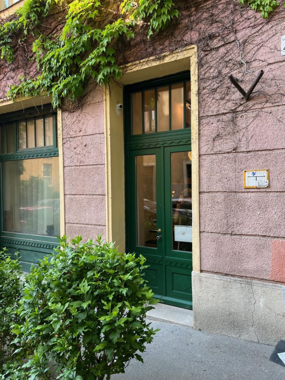 Facade/entrance