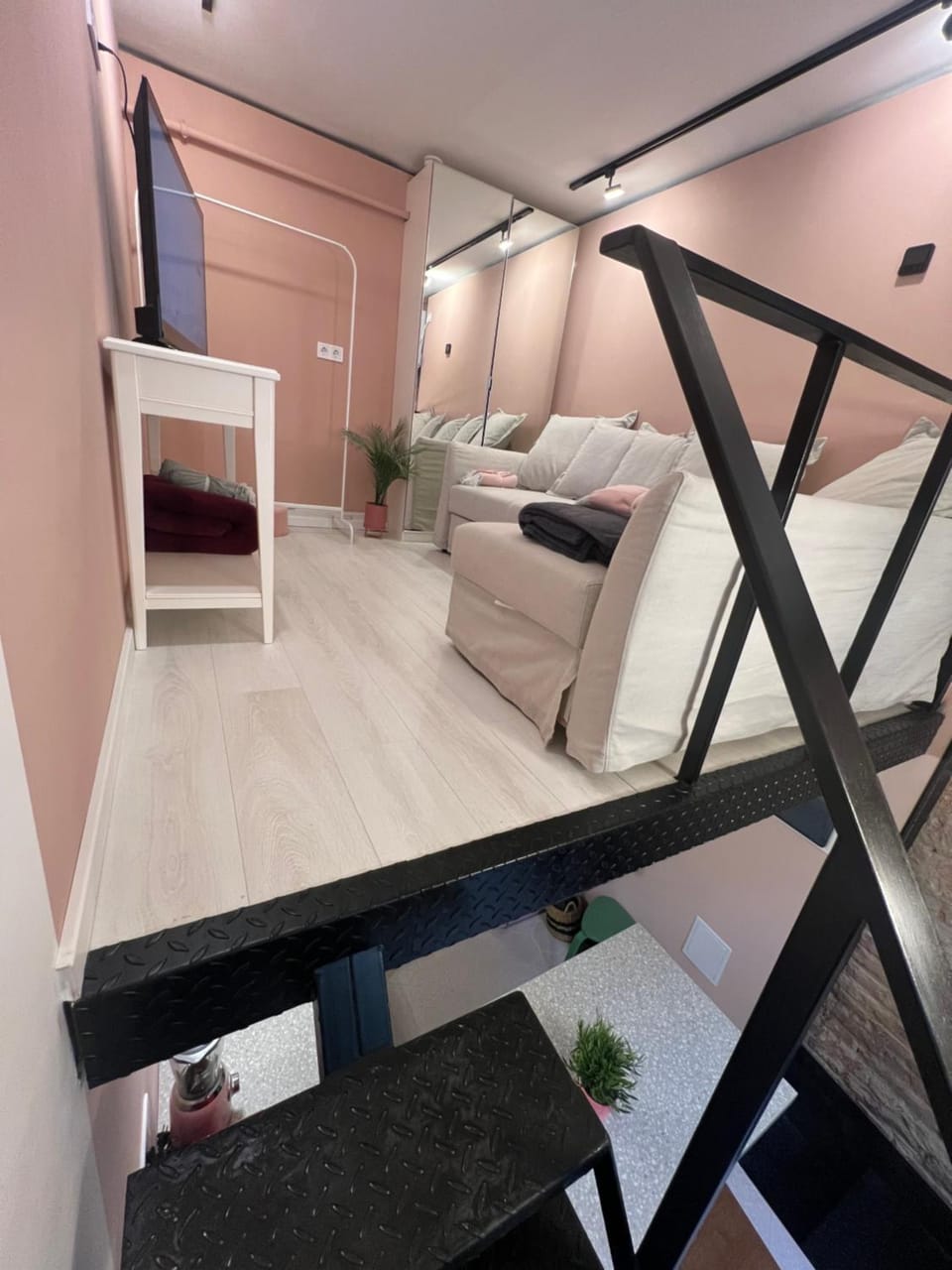 Pink42 MiniStudio2 Apartment in Budapest
