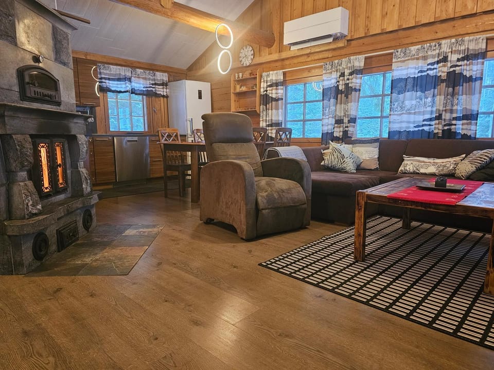 Kitchen or kitchenette, Living room, Seating area, fireplace