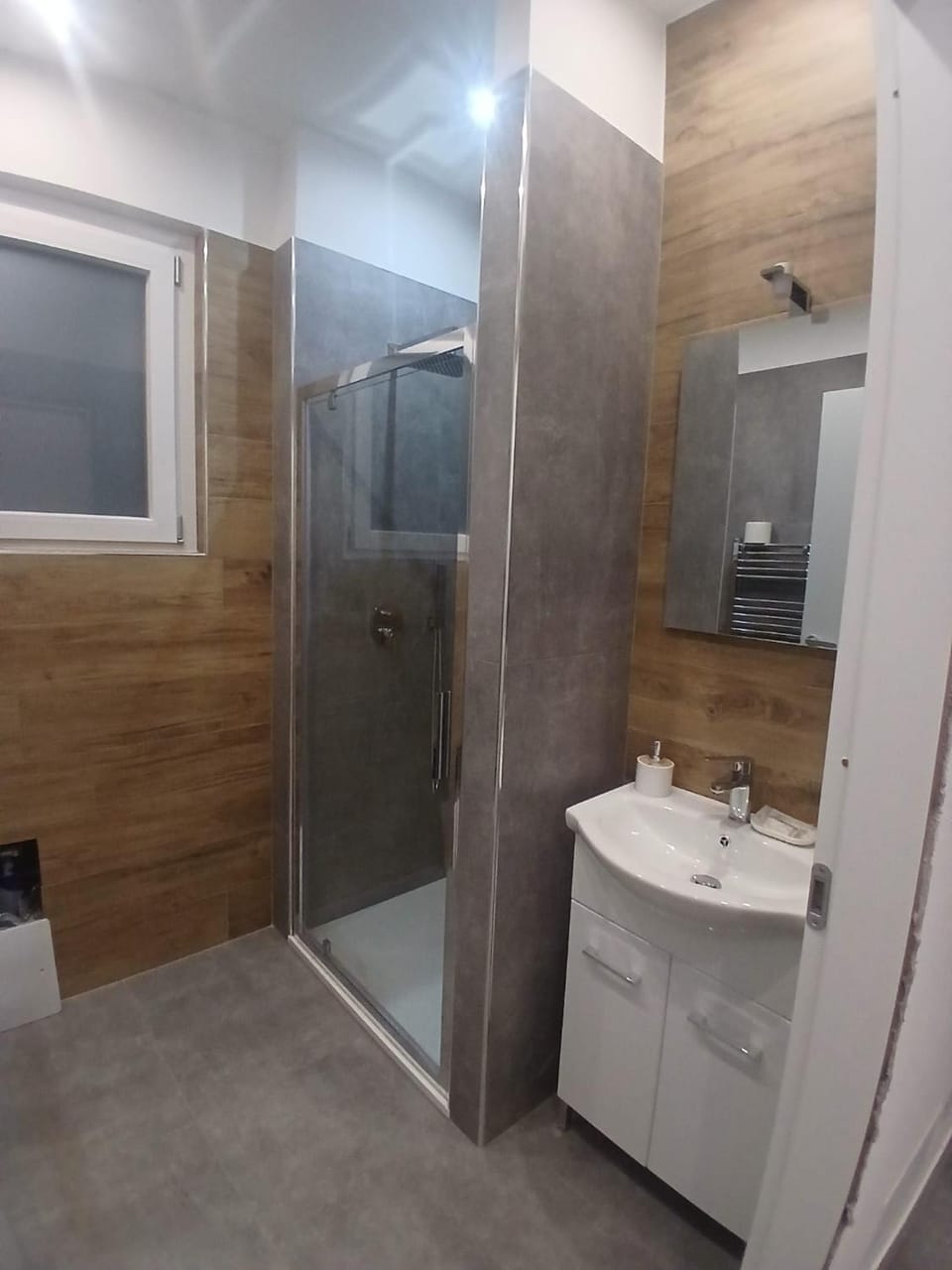 Shower, Bathroom