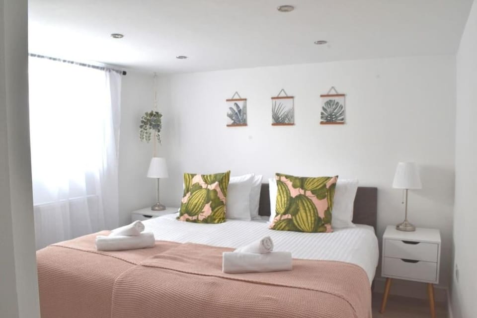 New Flat near Luton Airport FREE PARKING Apartment in Luton