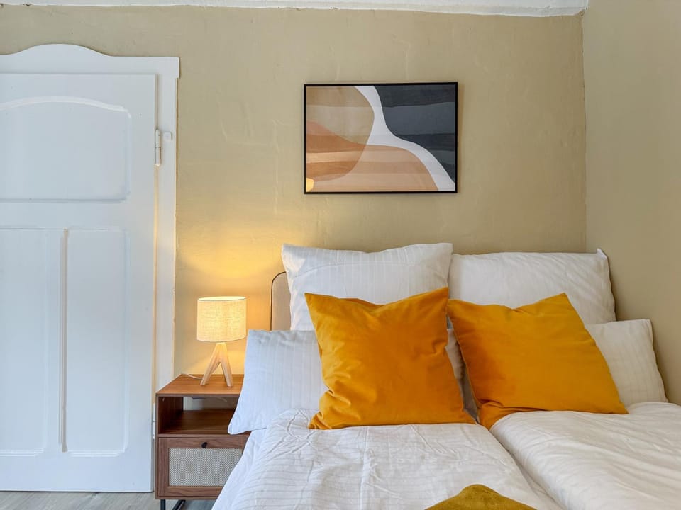 Bed, Bedroom