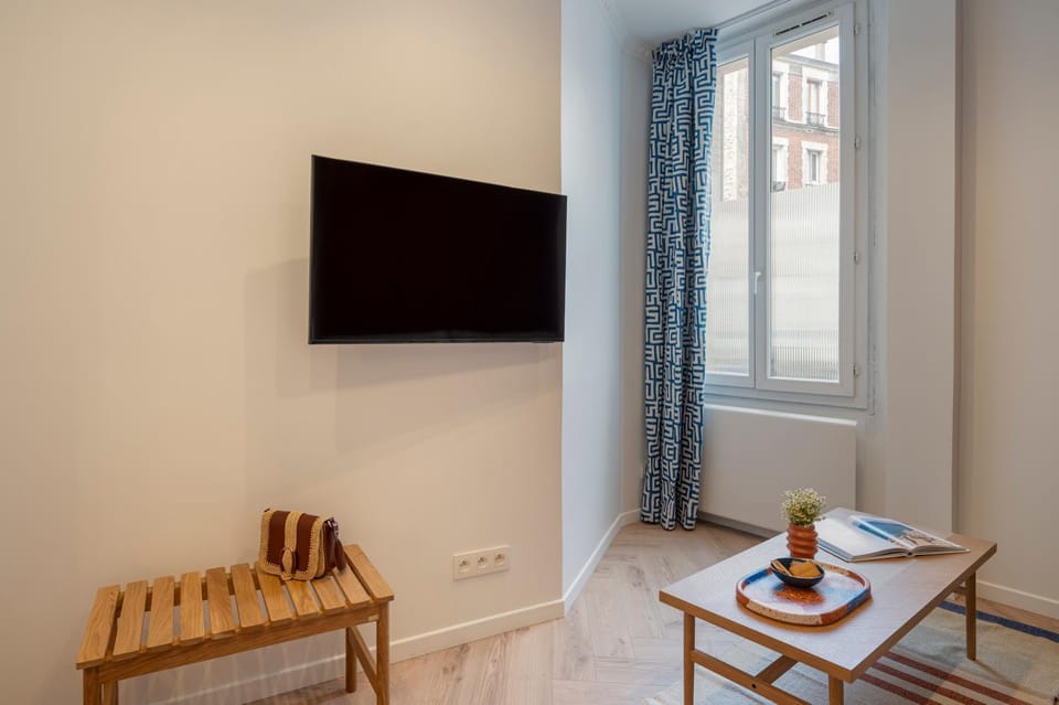 TV and multimedia, Seating area