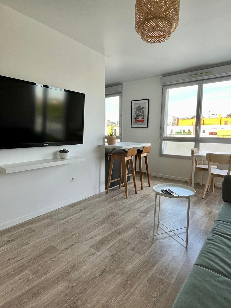 Living room, Dining area