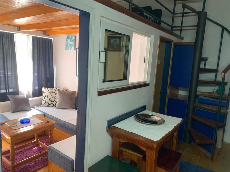 Apartman Tina Gurdić Apartment in Kotor Municipality