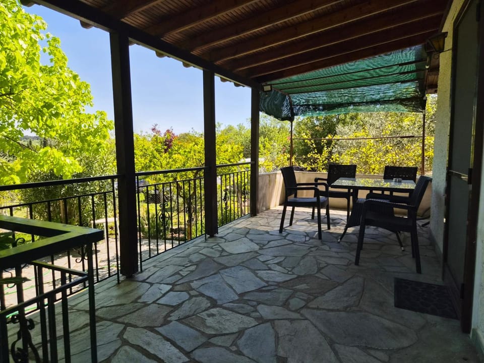 Lidden tree cottage House in Decentralized Administration of Macedonia and Thrace