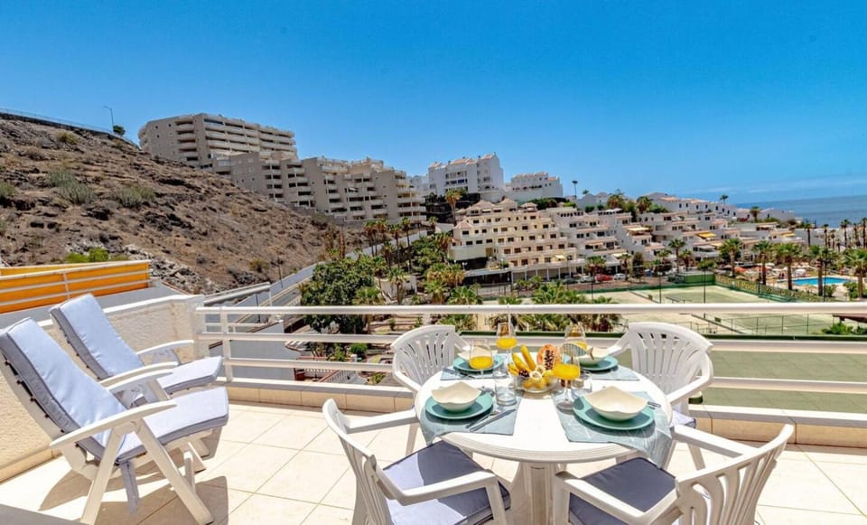 Sunny Oceanview Terrace by Dream Homes Tenerife Apartment in Acantilados de Los Gigantes