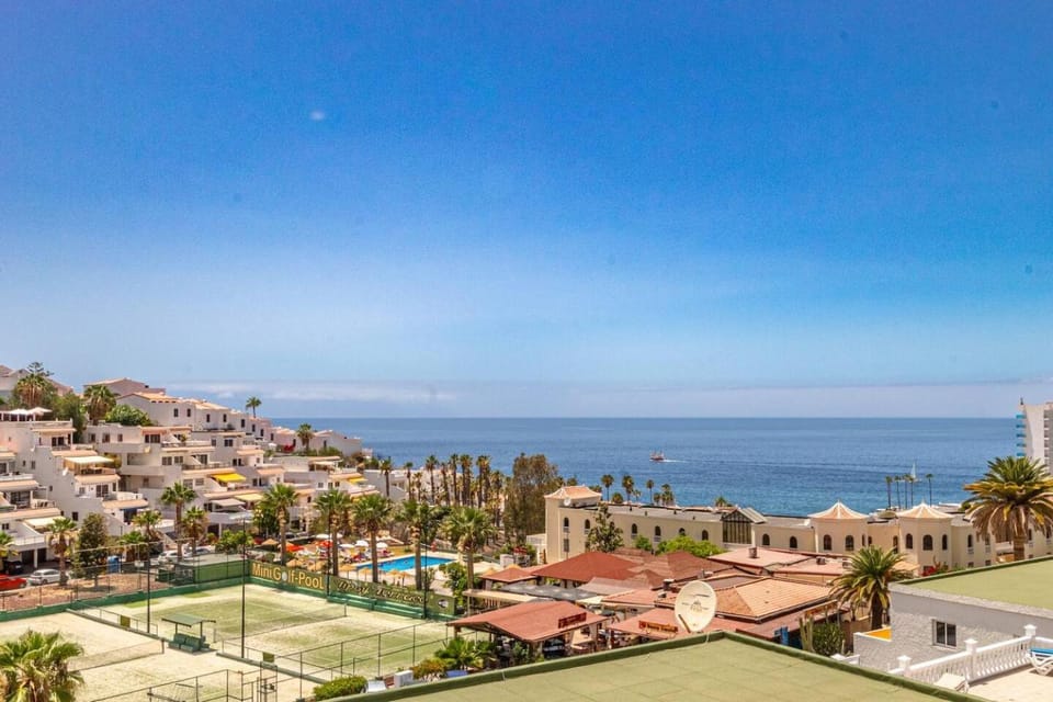 Sunny Oceanview Terrace by Dream Homes Tenerife Apartment in Acantilados de Los Gigantes