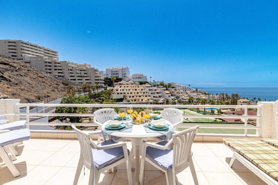 Sunny Oceanview Terrace by Dream Homes Tenerife Apartment in Acantilados de Los Gigantes