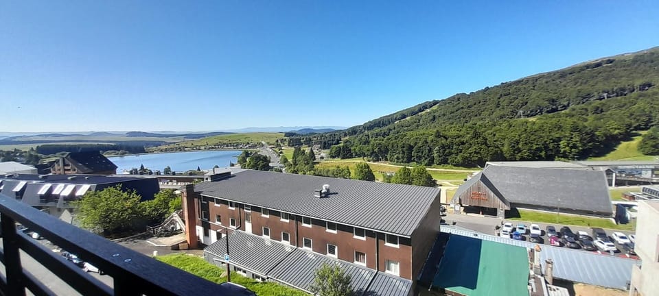 Balcony/Terrace, Lake view