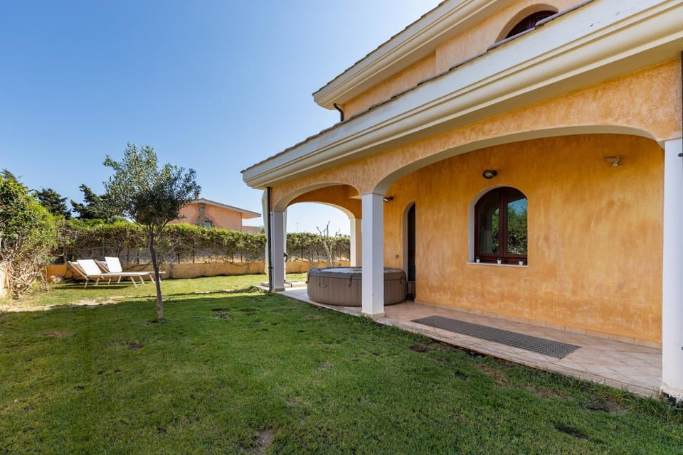 Property building, Garden, Garden view