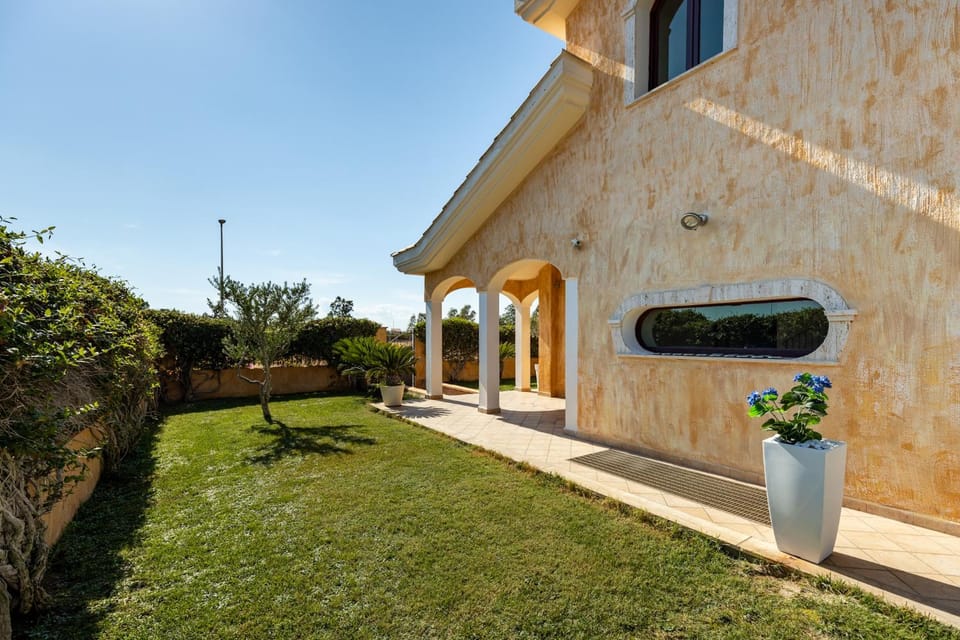 Property building, Spring, Garden view