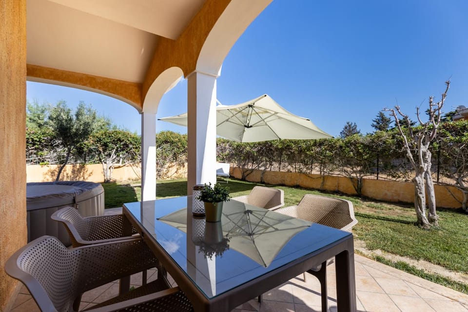 Patio, Garden, View (from property/room), Dining area, Garden view