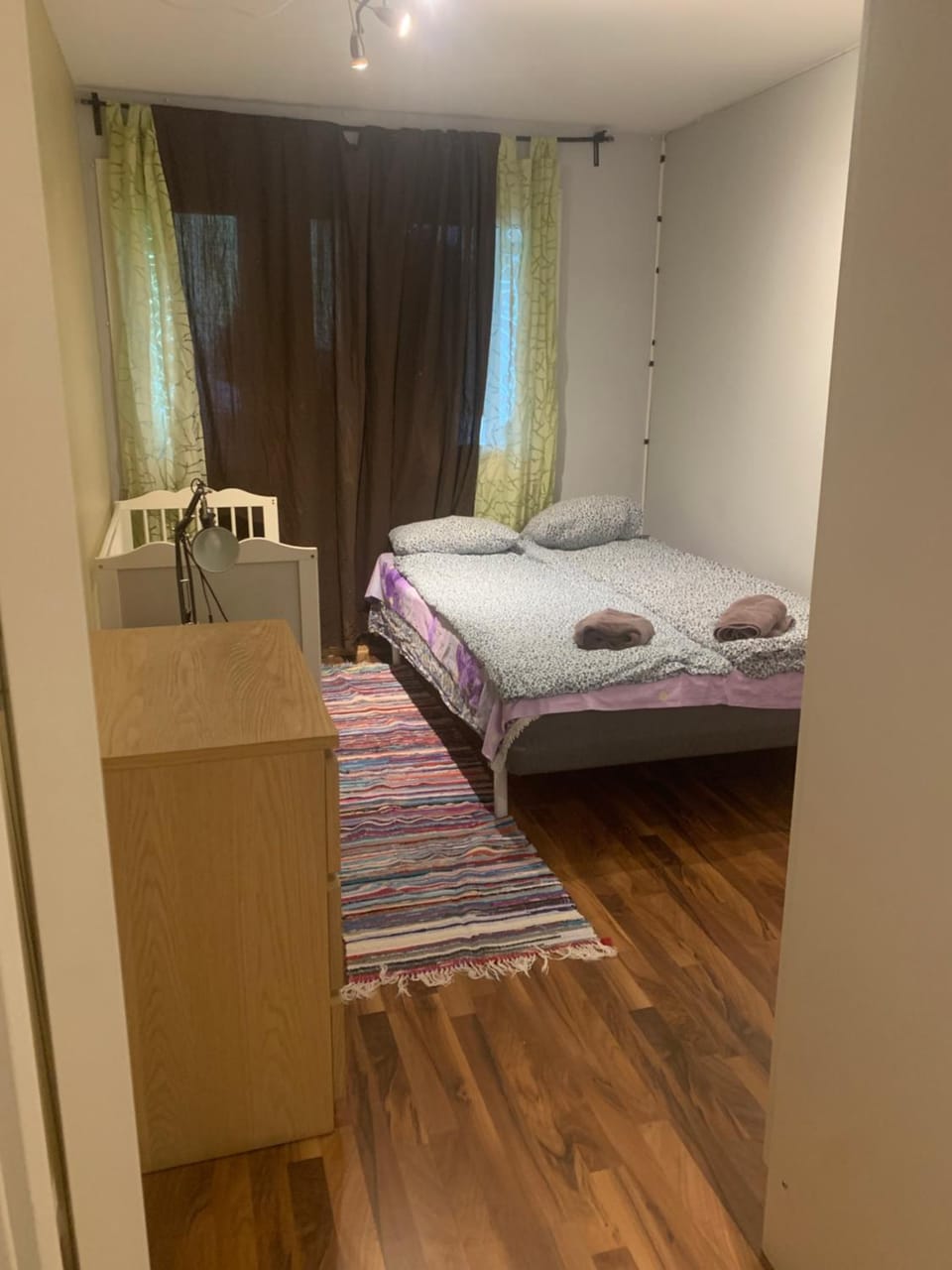 Bed, Photo of the whole room, towels, wardrobe