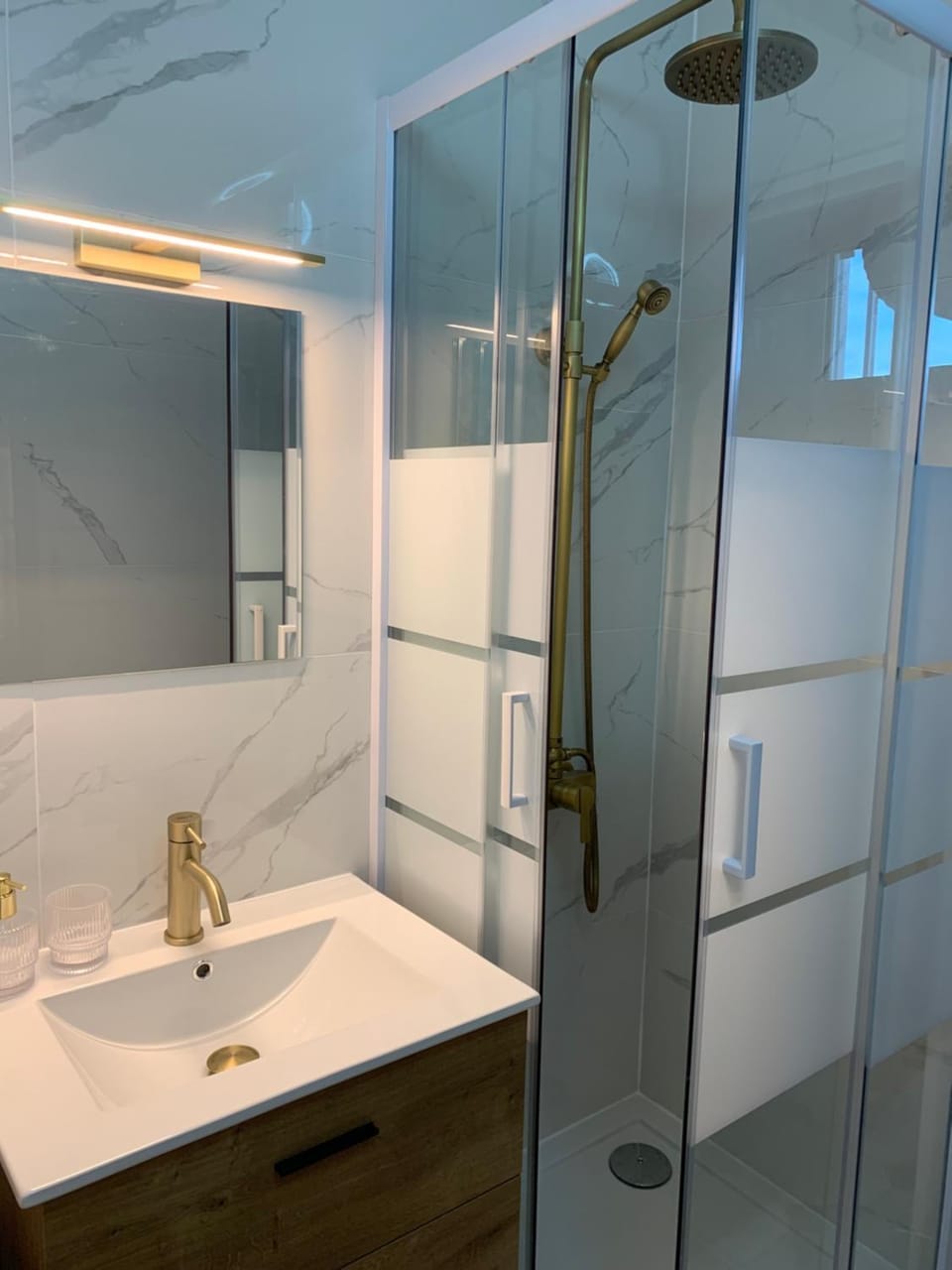 Shower, Bathroom