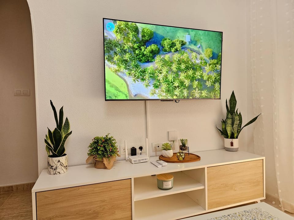 Communal lounge/ TV room, TV and multimedia