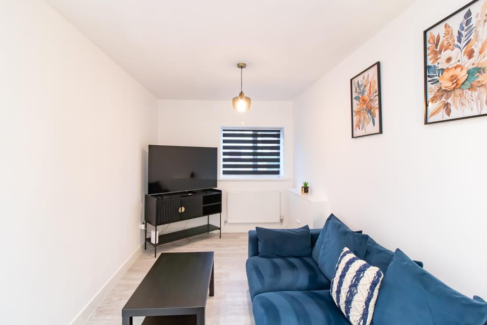 Communal lounge/ TV room, TV and multimedia, Living room, Seating area, Evening entertainment, heating, internet