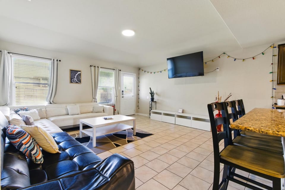 5 Bedroom Luxurious Retreat in Schertz, San Antonio House in Schertz