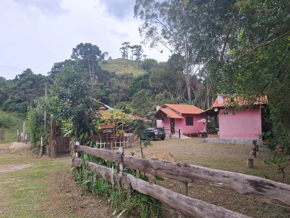 Pousada Morada do Sabiá - casa House in Visconde de Mauá