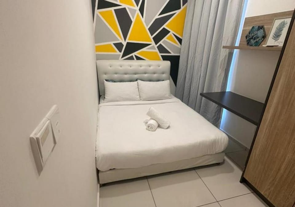 Bed, Bedroom, towels, wardrobe