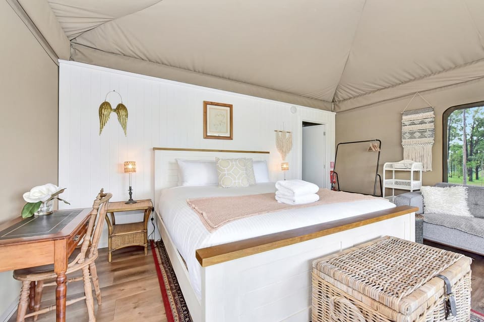 Pokolbin Glamping - Sleeps 2. Eco-Friendly Single Glamping Tents Luxury tent in New South Wales