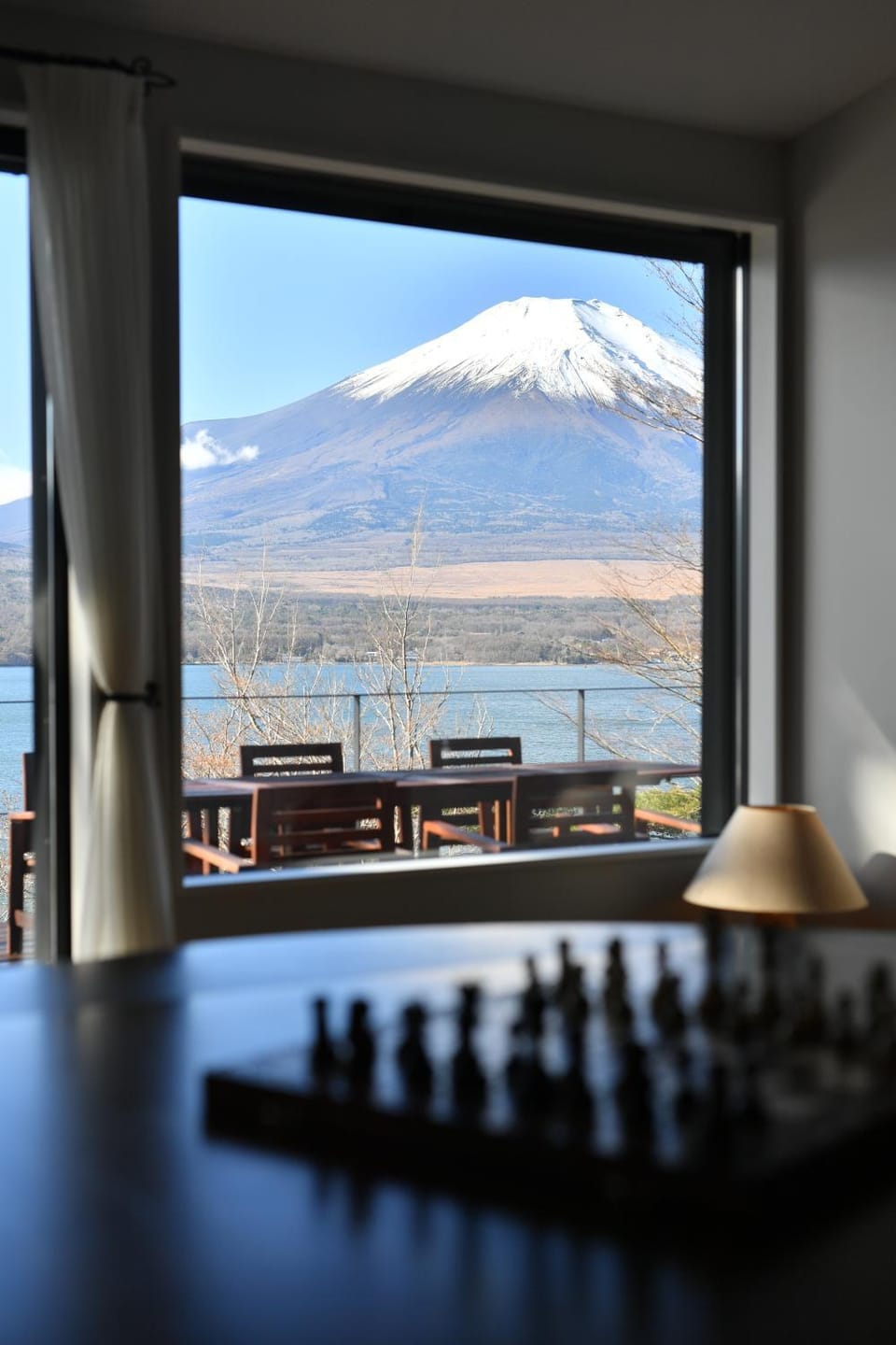 Buckeye House by the lake House in Shizuoka Prefecture
