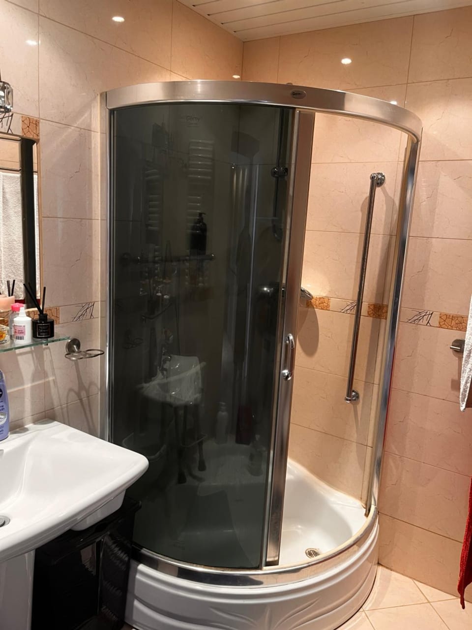 Shower, Toilet, Bathroom, towels