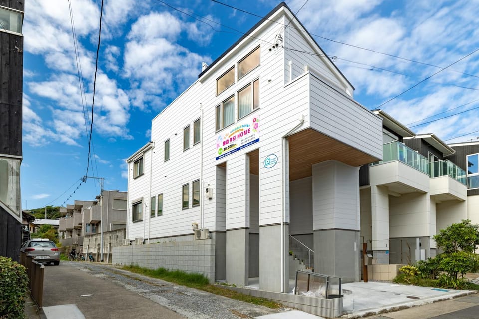 Property building, Day, Street view