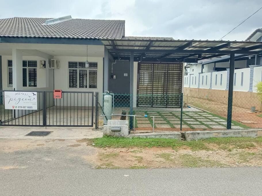 Cozy, Spacious Gambang Homestay House in Pahang, Malaysia