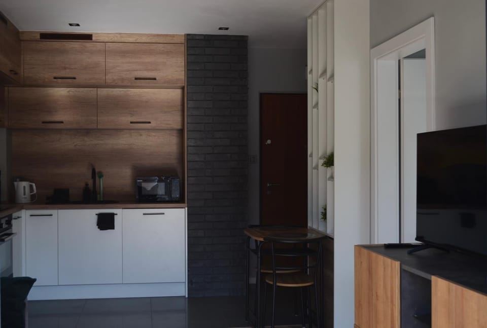 Kitchen or kitchenette, oven, stove