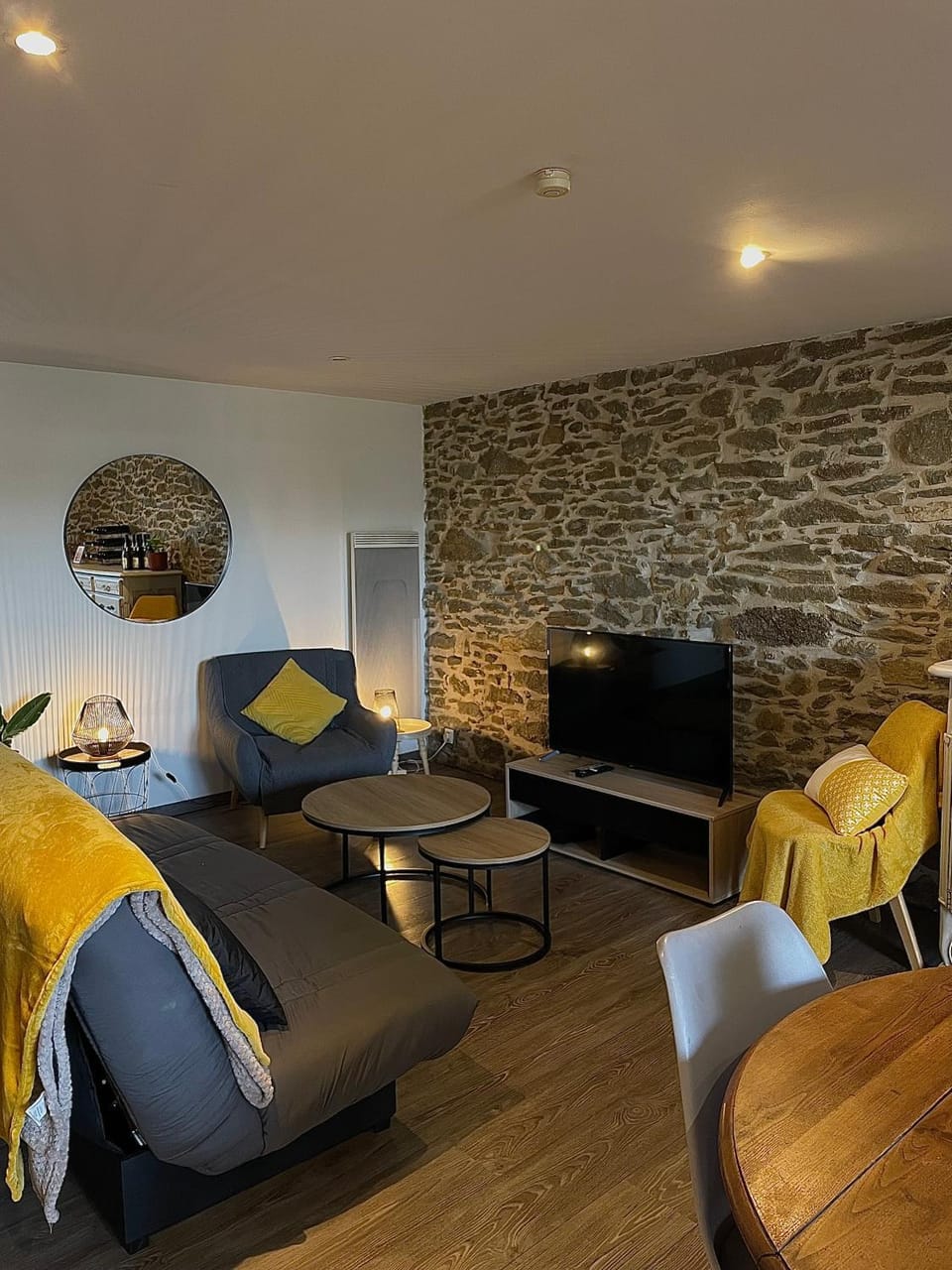 TV and multimedia, Living room, Seating area