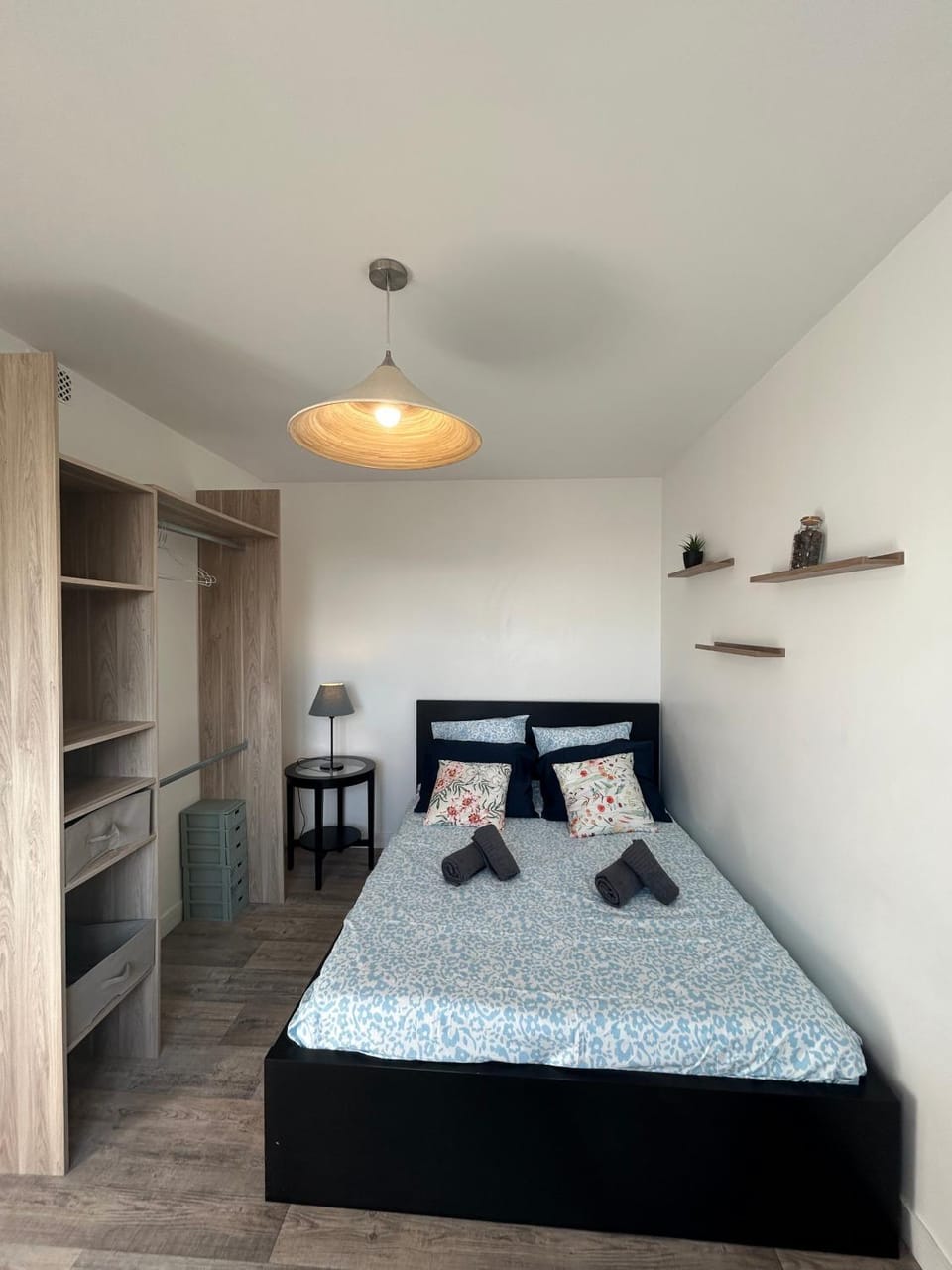 Bed, Photo of the whole room, Bedroom, wardrobe